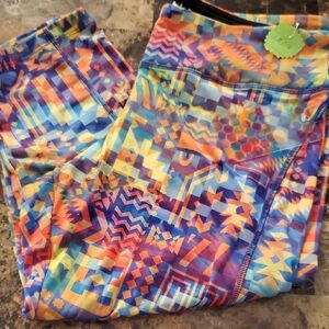 L #056 LuLaRoe Athletic Capris.